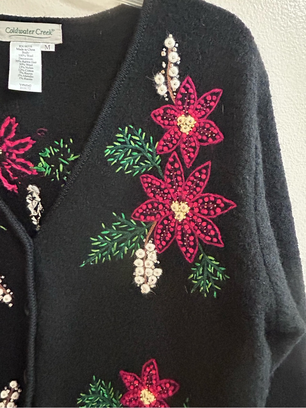 VTG Coldwater Creek Embroidered Beaded Poinsettia Christmas Cardigan Sweater M - Picture 3 of 6